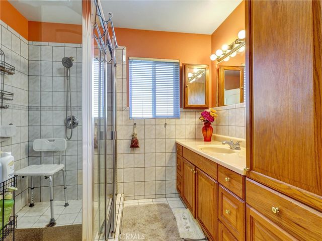 812 W Athens, Los Angeles, CA 90044