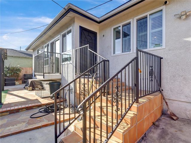 812 W Athens, Los Angeles, CA 90044