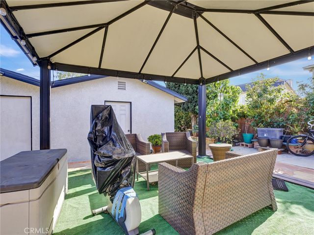 812 W Athens, Los Angeles, CA 90044