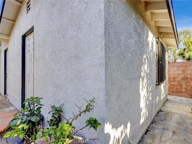 812 W Athens, Los Angeles, CA 90044