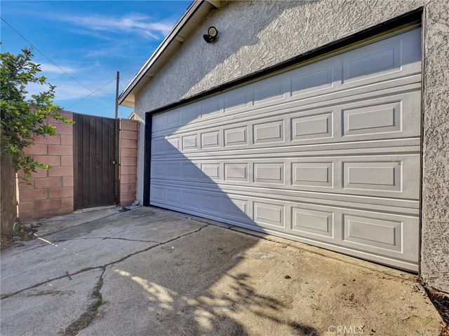 812 W Athens, Los Angeles, CA 90044