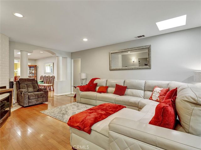 812 W Athens, Los Angeles, CA 90044