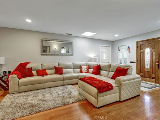 812 W Athens, Los Angeles, CA 90044