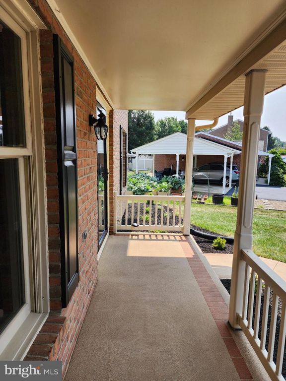 5 DARTMOUTH DR, Hagerstown, MD 21742
