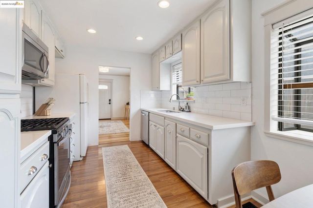 328 W Walnut St, Stockton, CA 95204