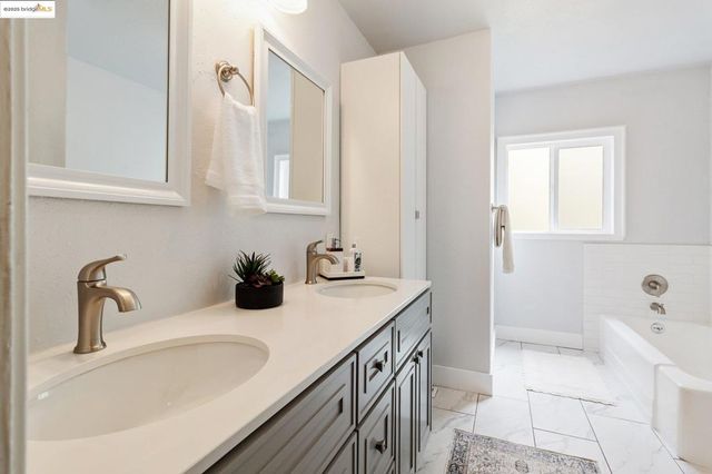 328 W Walnut St, Stockton, CA 95204