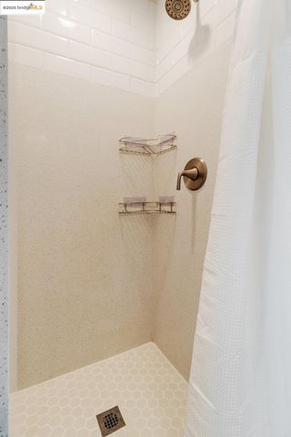 328 W Walnut St, Stockton, CA 95204