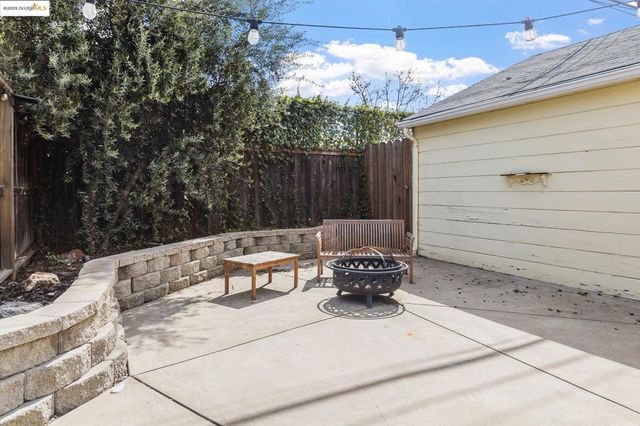 328 W Walnut St, Stockton, CA 95204