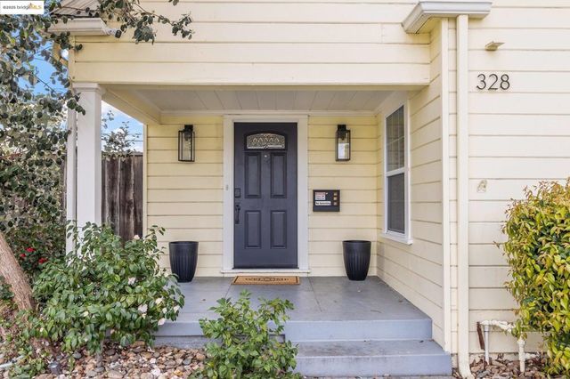 328 W Walnut St, Stockton, CA 95204