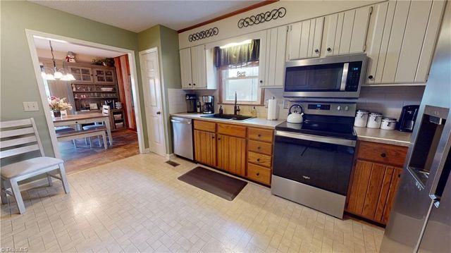 1831 Chestnut Grove Road, King, NC 27021