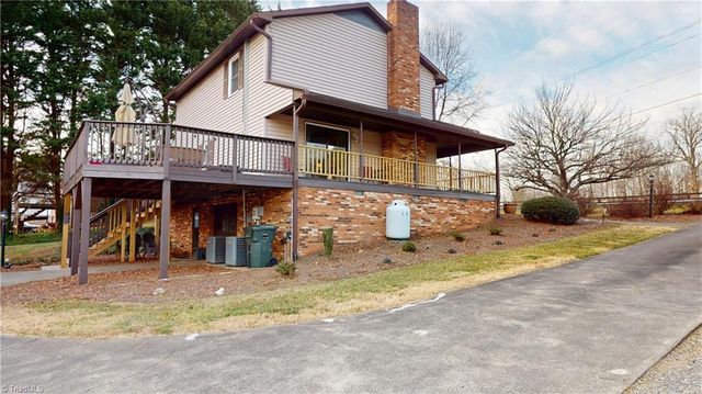 1831 Chestnut Grove Road, King, NC 27021