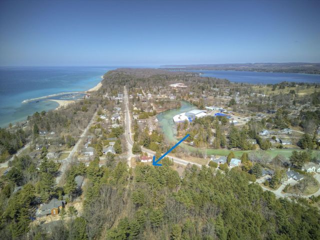 603 S Main Street, Leland, MI 49654