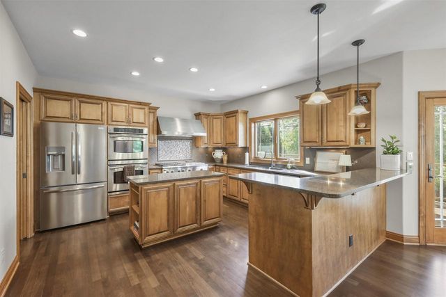 1314 Hanover Court, Waunakee, WI 53597