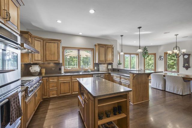 1314 Hanover Court, Waunakee, WI 53597