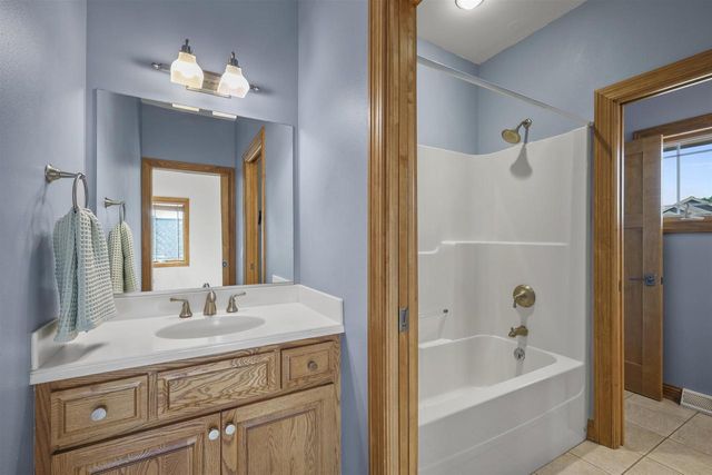 1314 Hanover Court, Waunakee, WI 53597
