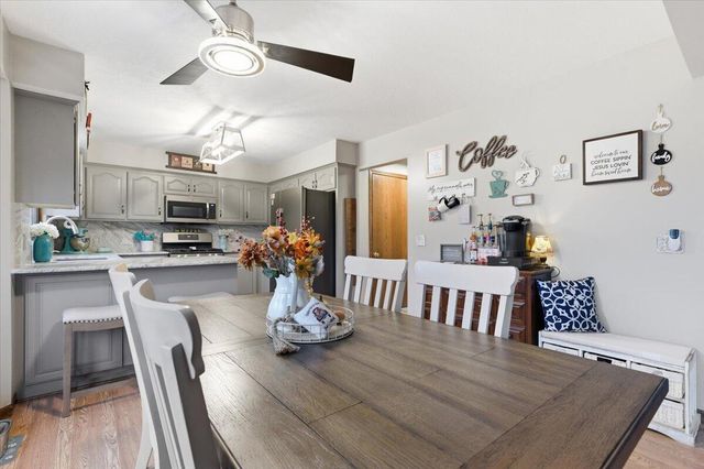 195 WOODBURY Circle, Council Bluffs, IA 51503