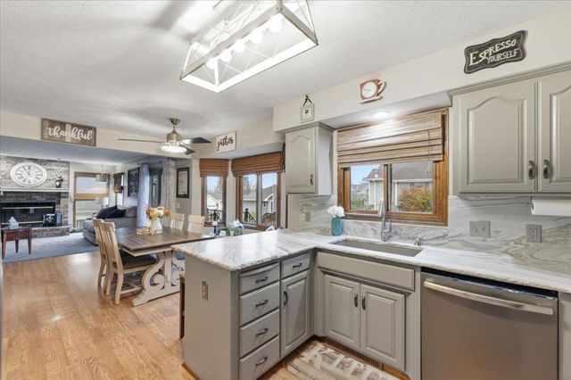 195 WOODBURY Circle, Council Bluffs, IA 51503