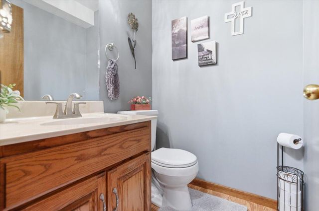 195 WOODBURY Circle, Council Bluffs, IA 51503