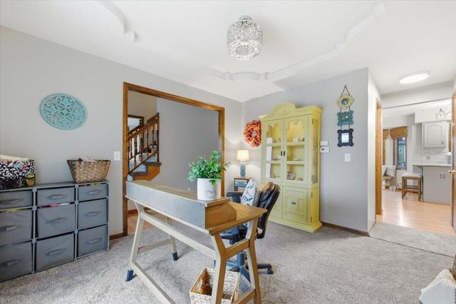 195 WOODBURY Circle, Council Bluffs, IA 51503