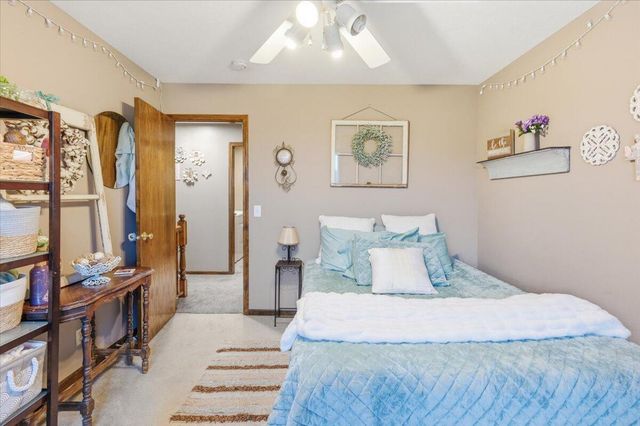 195 WOODBURY Circle, Council Bluffs, IA 51503