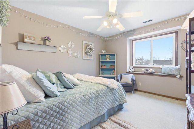 195 WOODBURY Circle, Council Bluffs, IA 51503