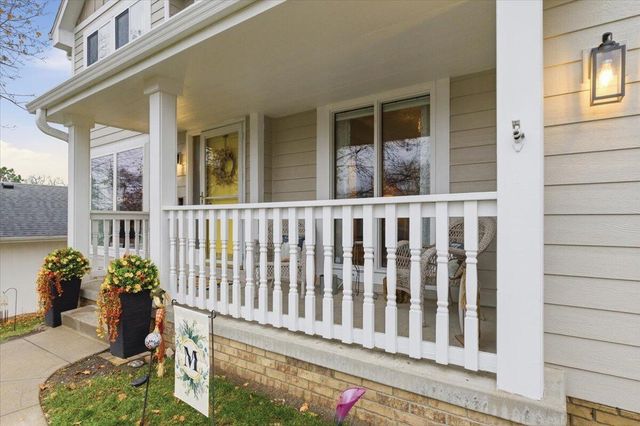 195 WOODBURY Circle, Council Bluffs, IA 51503