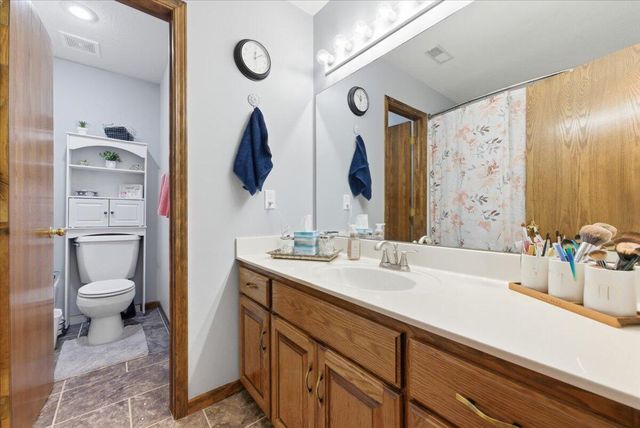 195 WOODBURY Circle, Council Bluffs, IA 51503