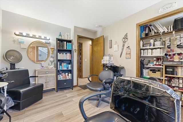 195 WOODBURY Circle, Council Bluffs, IA 51503