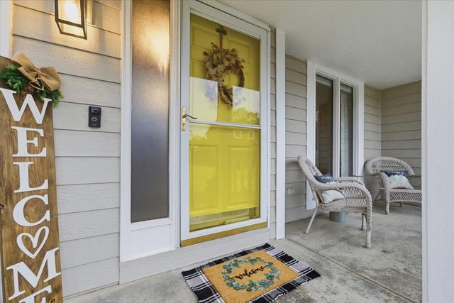 195 WOODBURY Circle, Council Bluffs, IA 51503