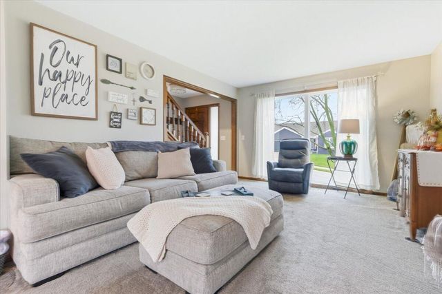 195 WOODBURY Circle, Council Bluffs, IA 51503