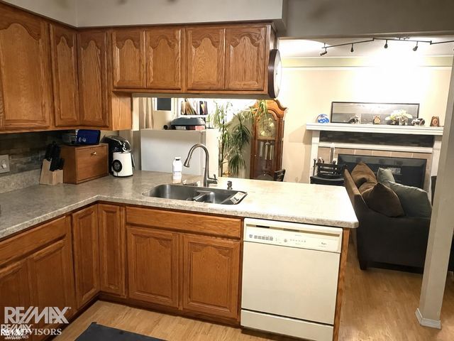30607 Glenwood Circle, Warren, MI 48088