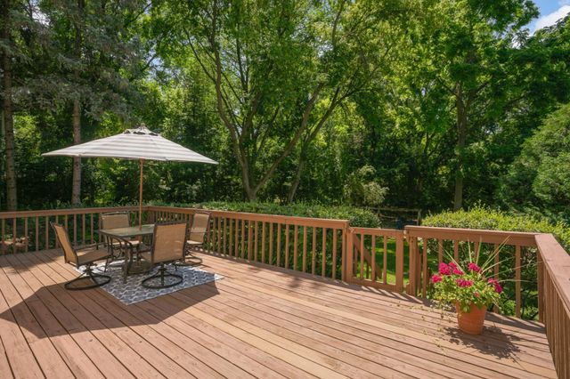 3620 James Avenue, Deephaven, MN 55391