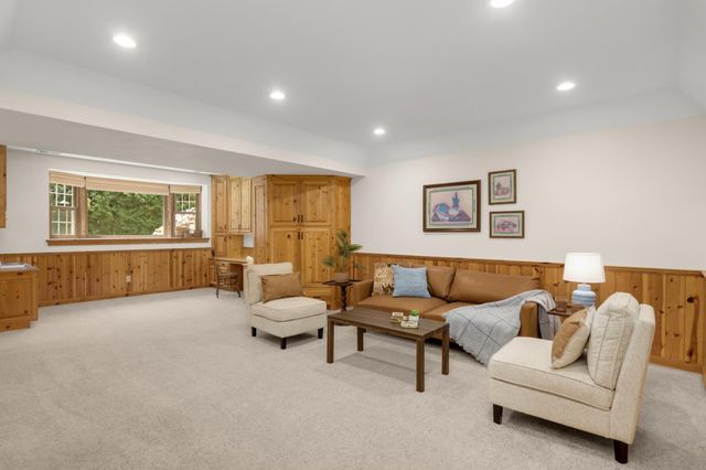 3620 James Avenue, Deephaven, MN 55391