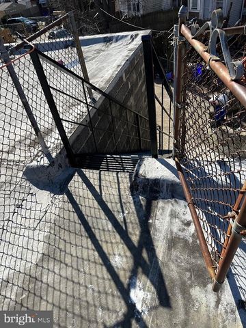 1192 YORKSHIP SQ, Camden, NJ 08104