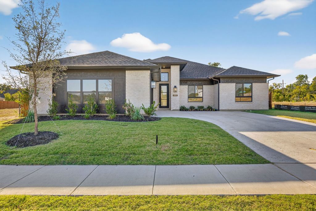 8517 Scottie Street, North Richland Hills, TX 76182