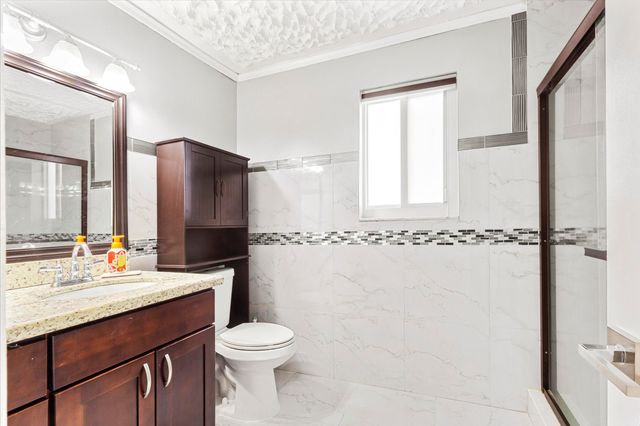 4040 NE 6th Avenue, Deerfield Beach, FL 33064