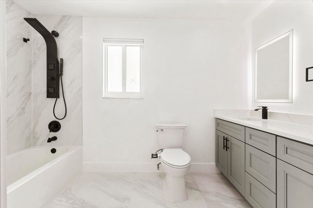 4040 NE 6th Avenue, Deerfield Beach, FL 33064