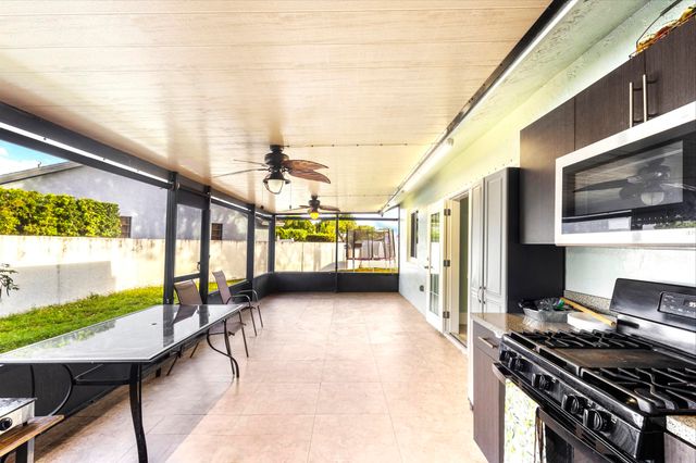 4040 NE 6th Avenue, Deerfield Beach, FL 33064