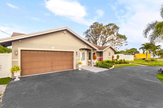 4040 NE 6th Avenue, Deerfield Beach, FL 33064