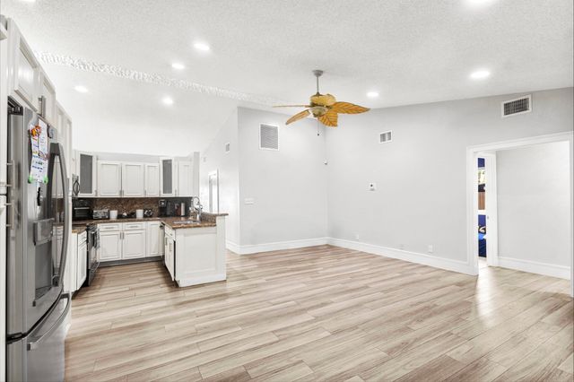 4040 NE 6th Avenue, Deerfield Beach, FL 33064