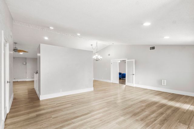 4040 NE 6th Avenue, Deerfield Beach, FL 33064