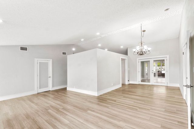 4040 NE 6th Avenue, Deerfield Beach, FL 33064