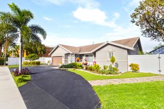 4040 NE 6th Avenue, Deerfield Beach, FL 33064