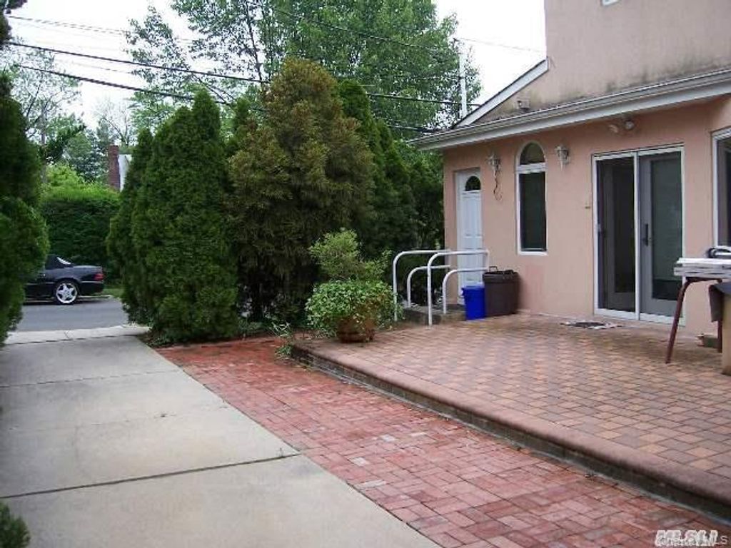 48 Orchard Beach Boulevard, Port Washington, NY 11050 — photo 2