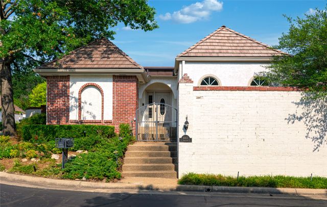 4807 S Yorktown Court, Tulsa, OK 74105