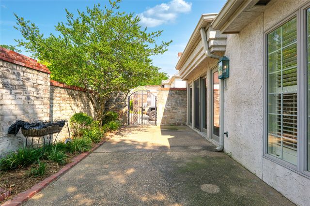 4807 S Yorktown Court, Tulsa, OK 74105