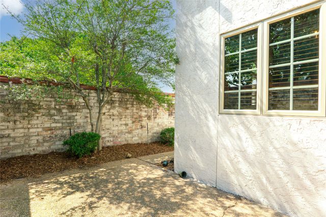 4807 S Yorktown Court, Tulsa, OK 74105