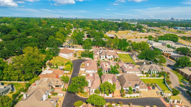4807 S Yorktown Court, Tulsa, OK 74105