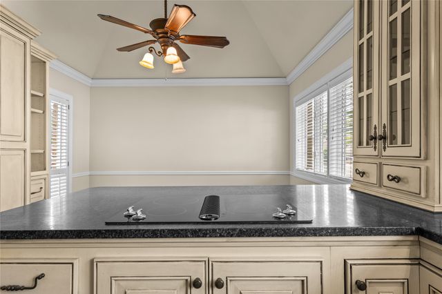 4807 S Yorktown Court, Tulsa, OK 74105
