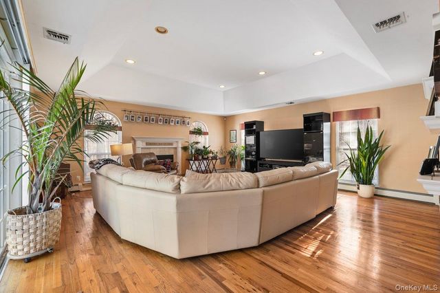 11 Moran Court, Manorville, NY 11949